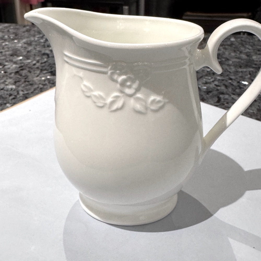 ✨ Vintage Villeroy & Boch White Bone China Creamer / Pitcher — Timeless Elegance